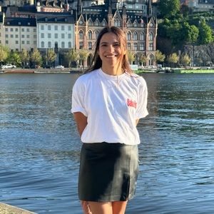 Meet your Posher, Anahi